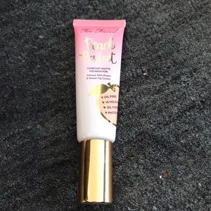 Too Faced Peach Perfect comfort matte foundation